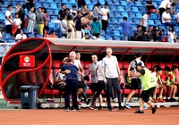 Thầy Park dùng "chiêu độc" để hạ gục thầy cũ Guus Hiddink