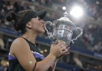 Bianca Andreescu đi vào lịch sử, Serena Williams bất lực trước cột mốc 24