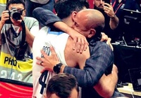 Manu Ginobili khóc như mưa chia sẻ niềm vui cùng "Người không phổi" Luis Scola