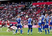Đoàn Văn Hậu chưa kịp sang Hà Lan, Heerenveen thua đậm Ajax 