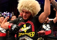 Khabib Nurmagomedov bán đấu giá chiếc áo Dustin Poirier tặng nhằm gây quỹ từ thiện