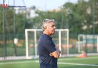 GĐKT Jurgen Gede lặng lẽ thị sát ĐTQG và U22 Việt Nam