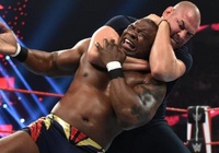 Cain Velasquez đánh như diễn hề tại WWE RAW