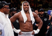 Bác sĩ nài nỉ Anthony Joshua dùng bảo hộ hàm công nghệ cao