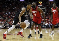 Giannis Antetokounmpo bùng nổ, Milwaukee Bucks đả bại Houston Rockets ngay tại H-Town