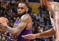 LeBron James bật chế độ gánh team, LA Lakers có chiến thắng đầu tiên