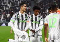 Ronaldo và các cầu thủ Juventus cực "cool ngầu" trong bộ trang phục adidas x Palace