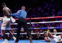 Deontay Wilder thành công bảo vệ danh hiệu, hạ knockout Luis Ortiz trong hiệp 7