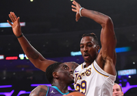 "Cỗ máy Block" Dwight Howard vươn lên vị trí mới trên BXH mọi thời đại