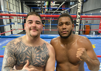 Bạn tập của Andy Ruiz giải thích về cân nặng của anh