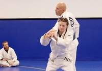 Royce Gracie huấn luyện Brazilian Jiu-Jitsu cho cảnh sát Anh