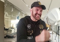 Tyson Fury ngâm tay vào xăng dầu để chuẩn bị trước Deontay Wilder