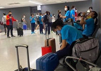 Tới Australia sau gần 16 giờ bay liên tục, ĐT nữ Việt Nam lao vào tập luyện