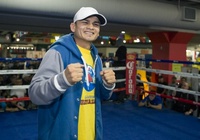 Đối thủ "bán hành" một thời cho Floyd Mayweather bất ngờ giảm 27kg cân nặng