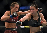 Weili Zhang và Joanna Jedrzejczyk cùng ôm nhau khóc trong bệnh viện