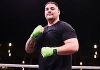 Lộ clip thiếu niên 16 tuổi Andy Ruiz đấm ngã nhà vô địch hạng nặng UFC Andrei Arlovski