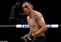 Tony Ferguson nhập viện sau trận kịch chiến với Justin Gaethje