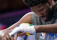Embiid tiếp tục chấn thương, Philadelphia 76ers chồng chất khó khăn