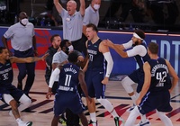 Luka Doncic phù phép, Mavericks cân bằng tổng tỉ số sau hiêp phụ