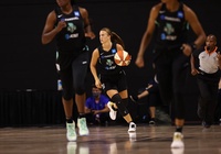 Trò cũ Kobe Bryant ghi 33 điểm ngay ở trận thứ hai tại WNBA