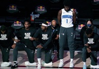 Cả NBA quỳ gối hát quốc ca, ngoại trừ Jonathan Isaac