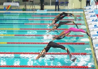 3 VĐV Việt Nam phá kỷ lục SEA Games ở vòng loại lặn 100m vòi hơi chân vịt nữ