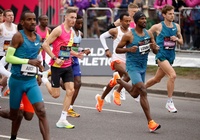 VĐV nước ngoài chạy London Marathon phải đóng thêm phí “thuế khí hậu”