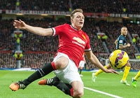 Phil Jones sắp được M.U trọng thưởng