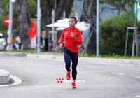 Kỷ lục gia Nguyễn Thị Oanh “bào thử” đường chạy Côn Đảo của Tiền Phong Marathon 2022