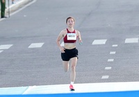 Nguyễn Thị Oanh và dàn sao tuyển dự SEA Games 31 vô địch tại giải marathon Quy Nhơn