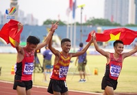 Lê Văn Thao đánh bại người hùng điền kinh Timor Leste tại Đại hội Sinh viên Đông Nam Á