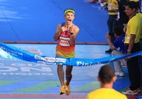 Quán quân marathon quốc gia hệ phong trào Nguyễn Văn Long chạy xuyên Việt lần hai