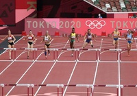 Cận cảnh màn thi đầy kịch tính đưa Quách Thị Lan vào bán kết 400m rào Olympic Tokyo