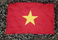 Lễ thượng cờ ý nghĩa tiếp lửa tinh thần VĐV trước giờ đua Tiền Phong Marathon 2023