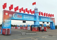 Khắc phục “thần tốc” sự cố cổng xuất phát bị ô tô đâm, Tiền Phong Marathon 2024 sẵn sàng đón gần 12000 VĐV