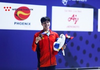 “Thần đồng bơi” Trần Hưng Nguyên phá kỷ lục quốc gia 200m ngửa giải thế giới bể 25m