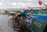 Triathlon nam Olympic Tokyo gặp sự cố xuất phát hiếm có, đáng quên nhất lịch sử