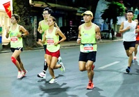 VĐV phong trào chạy marathon cùng “elite” tuyển quốc gia