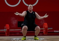 VĐV Cử tạ chuyển giới đầu tiên tại Olympic không giành nổi huy chương