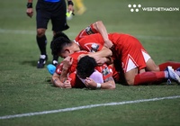 Siêu tiền vệ Hoàng Đức lập hat-trick kiến tạo, Viettel khiến SLNA ôm hận