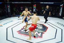 Lê Văn Tuần tung đòn đá cực hiểm hạ gục Phạm Văn Nam giành đai vô địch tại LION Championship 23