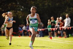 Cô bé gốc Philippines 11 tuổi lập kỷ lục thế giới chạy 5000m, chỉ kém HCV SEA Games của Nguyễn Thị Oanh