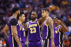 Các cầu thủ Lakers sửng sốt khi Anthony Davis chỉ ra lỗi của LeBron James
