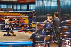 Tân binh 16 tuổi gây bất ngờ với cú KO giò lái tại giải Muay VĐQG 