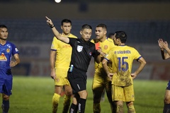 Sau sự cố trận Quảng Nam vs Nam Định, Ngô Duy Lân nghỉ làm nhiệm vụ ở V.League 2020