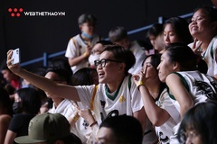 Đội bóng rổ nữ ĐH Hoa Sen làm khách mời đặc biệt, “quẩy nhiệt" cùng Saigon Heat sau chiến thắng