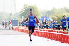 TRỰC TIẾP: Pocari Sweat Run 2020: HCĐ marathon SEA Games Hoàng Nguyên Thanh vô địch 21km