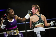 Claressa Shields: “Bắt đầu với MMA, nhưng tôi chưa từ bỏ quyền Anh”
