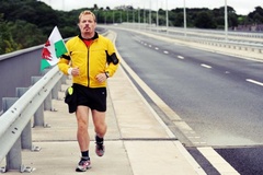 Diễn viên hài Anh tự phá kỷ lục cá nhân chạy 31 marathon trong 31 ngày
