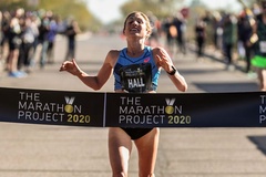 Á quân London Marathon 2020 Sara Hall suýt phá kỷ lục quốc gia Mỹ